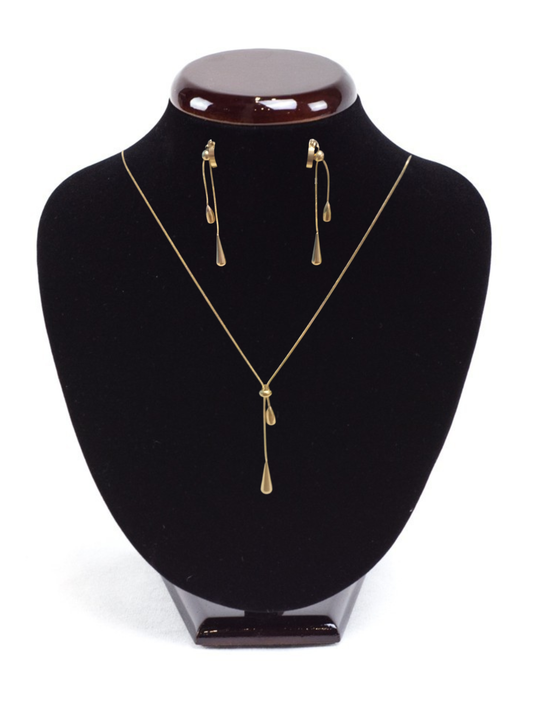 Conjunto de collar y pendientes de acero inoxidable en tono dorado